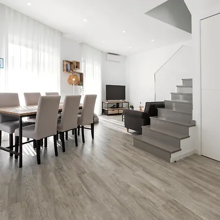 Swell House * Ferrel (Leiria)